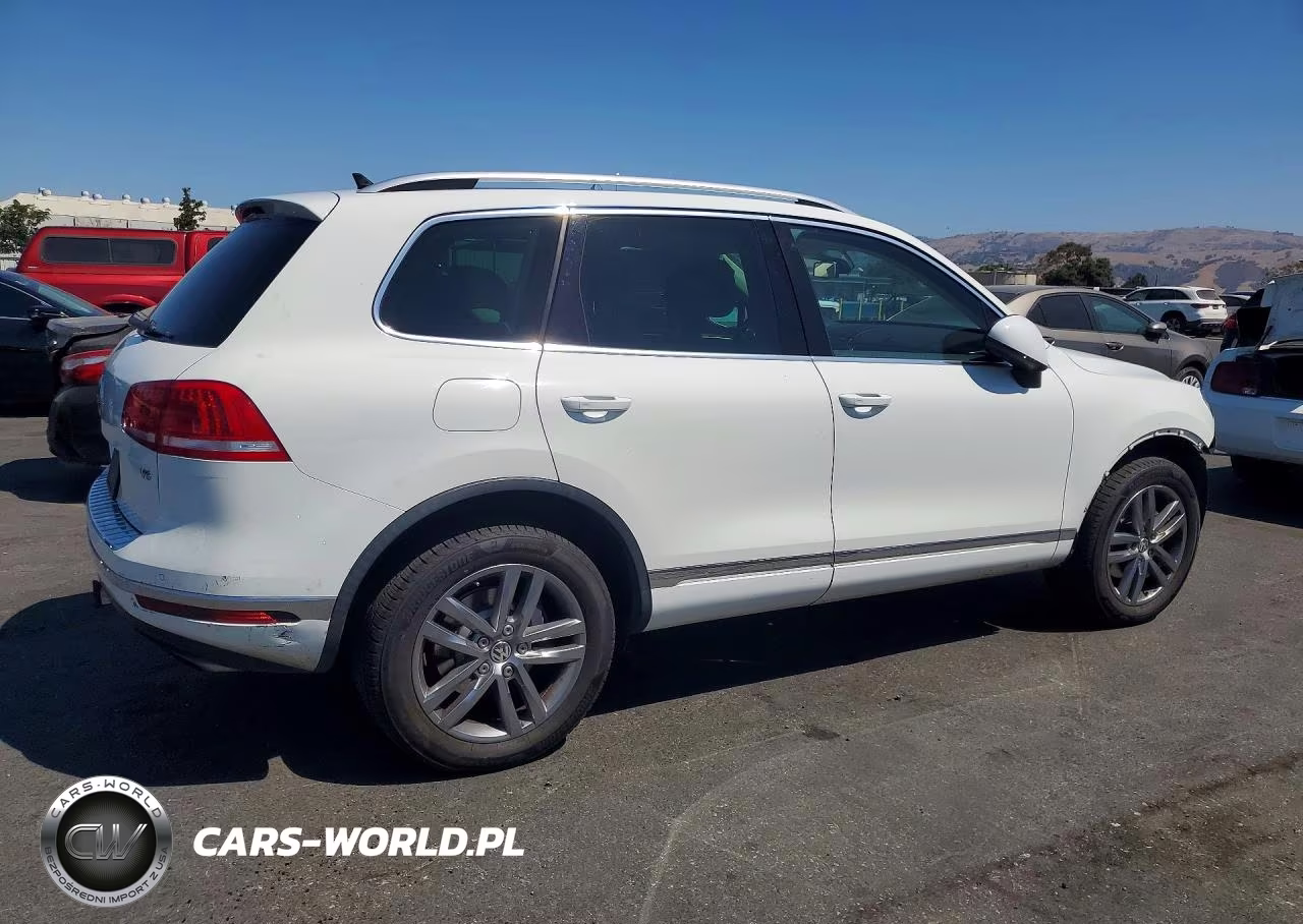 2015 Volkswagen Touareg V6 VIN:WVGEF9BP8FD006290 - 3