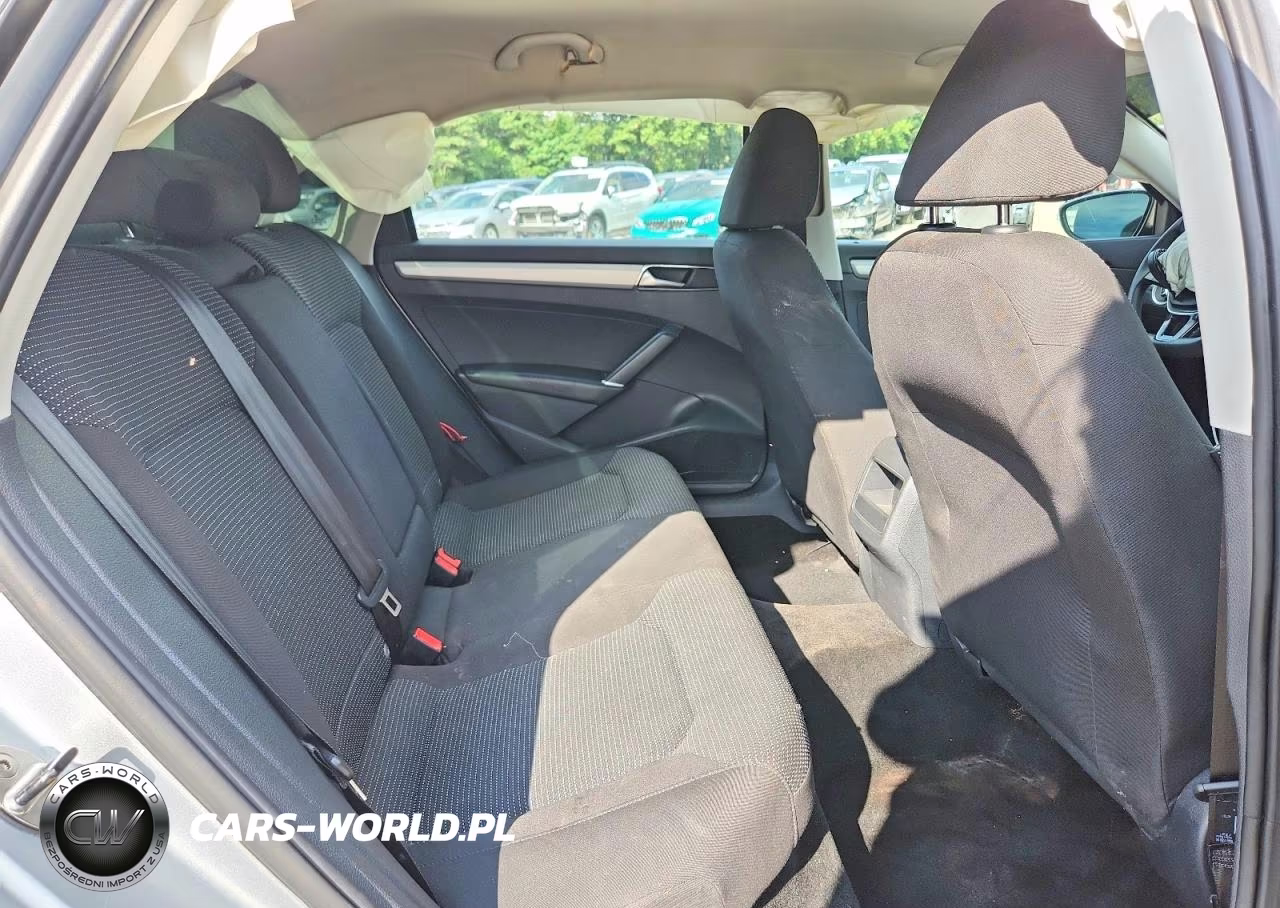 2018 Volkswagen Passat S VIN:1VWAA7A31JC003604 - 10