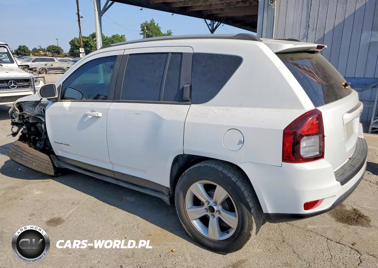 2015 Jeep Compass Latitude VIN:1C4NJCEB4FD373204 - 2