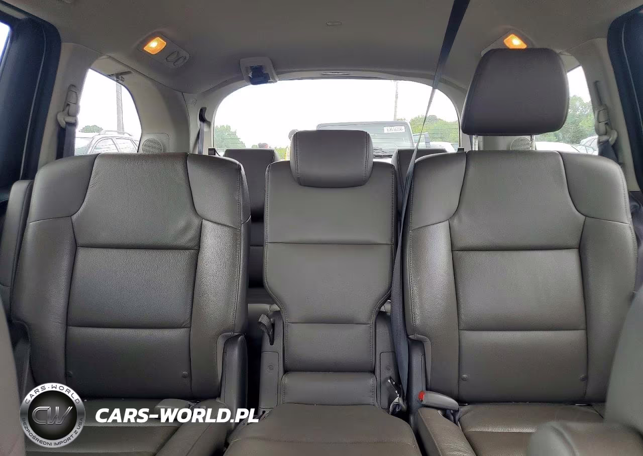 2016 Honda Odyssey Touring VIN:5FNRL5H98GB164249 - 10