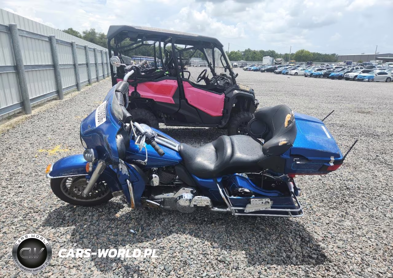 2010 Harley-Davidson Flhtcu VIN:1HD1FC418AB646415 - 3