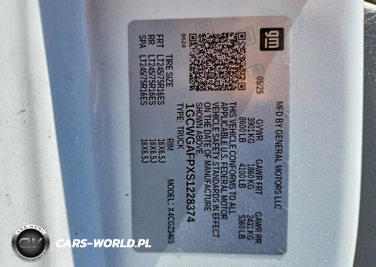 2025 Chevrolet Express 2500 Cargo Delivery Van VIN:1GCWGAFPXS1228374 - 13