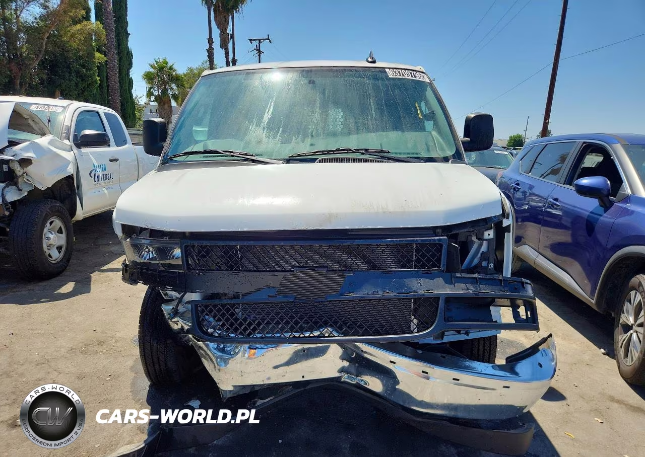 2025 Chevrolet Express 2500 Cargo Delivery Van VIN:1GCWGAFPXS1228374 - 5
