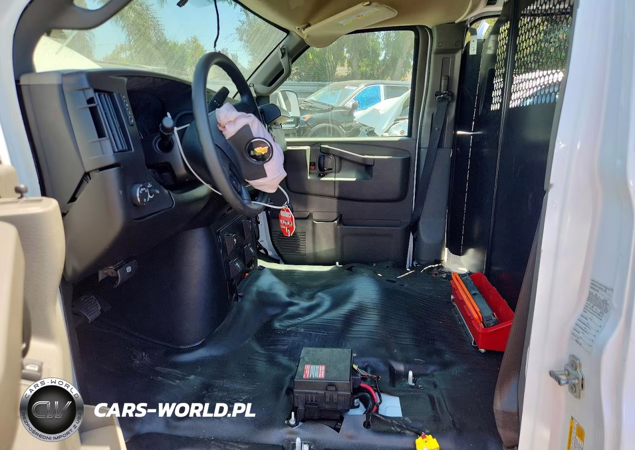 2025 Chevrolet Express 2500 Cargo Delivery Van VIN:1GCWGAFPXS1228374 - 7