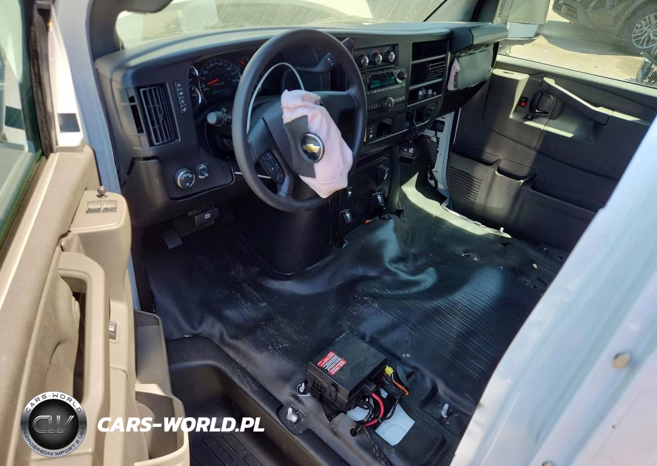 2025 Chevrolet Express 2500 Cargo Delivery Van VIN:1GCWGAFPXS1228374 - 8