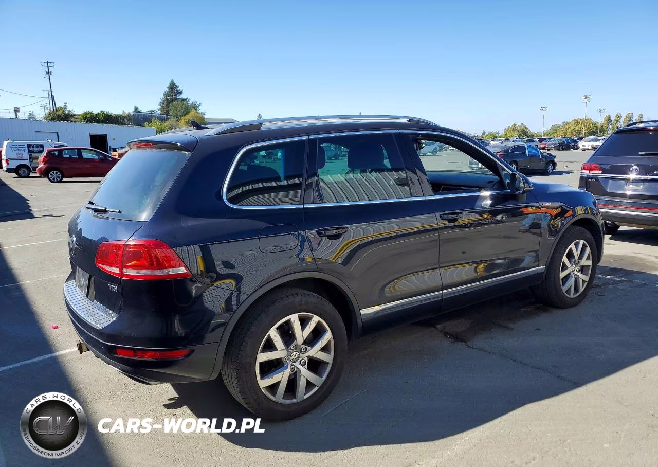 2014 Volkswagen Touareg V6 Tdi VIN:WVGEP9BP5ED012298 - 3