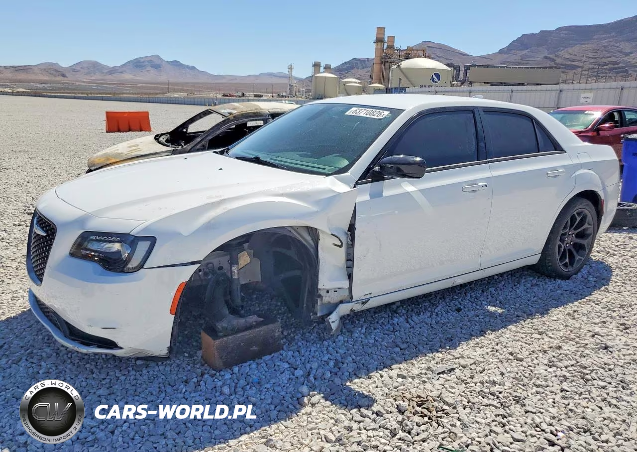 2019 Chrysler 300 Touring – zdjęcie 1 z 12