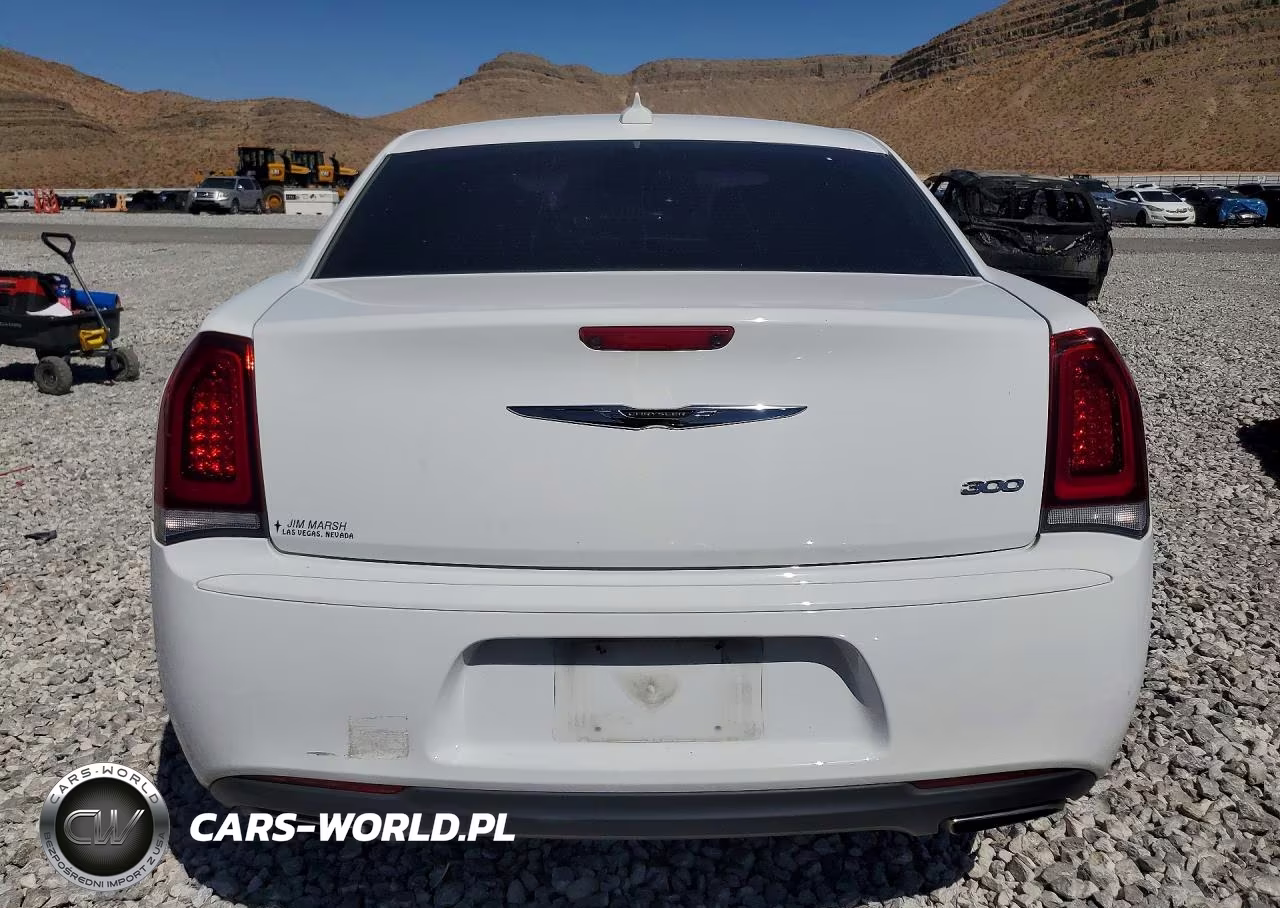 2019 Chrysler 300 Touring VIN:2C3CCAAG6KH590777 - 6