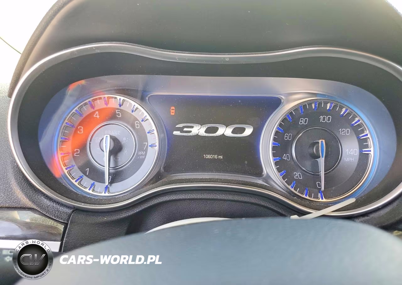 2019 Chrysler 300 Touring VIN:2C3CCAAG6KH590777 - 9