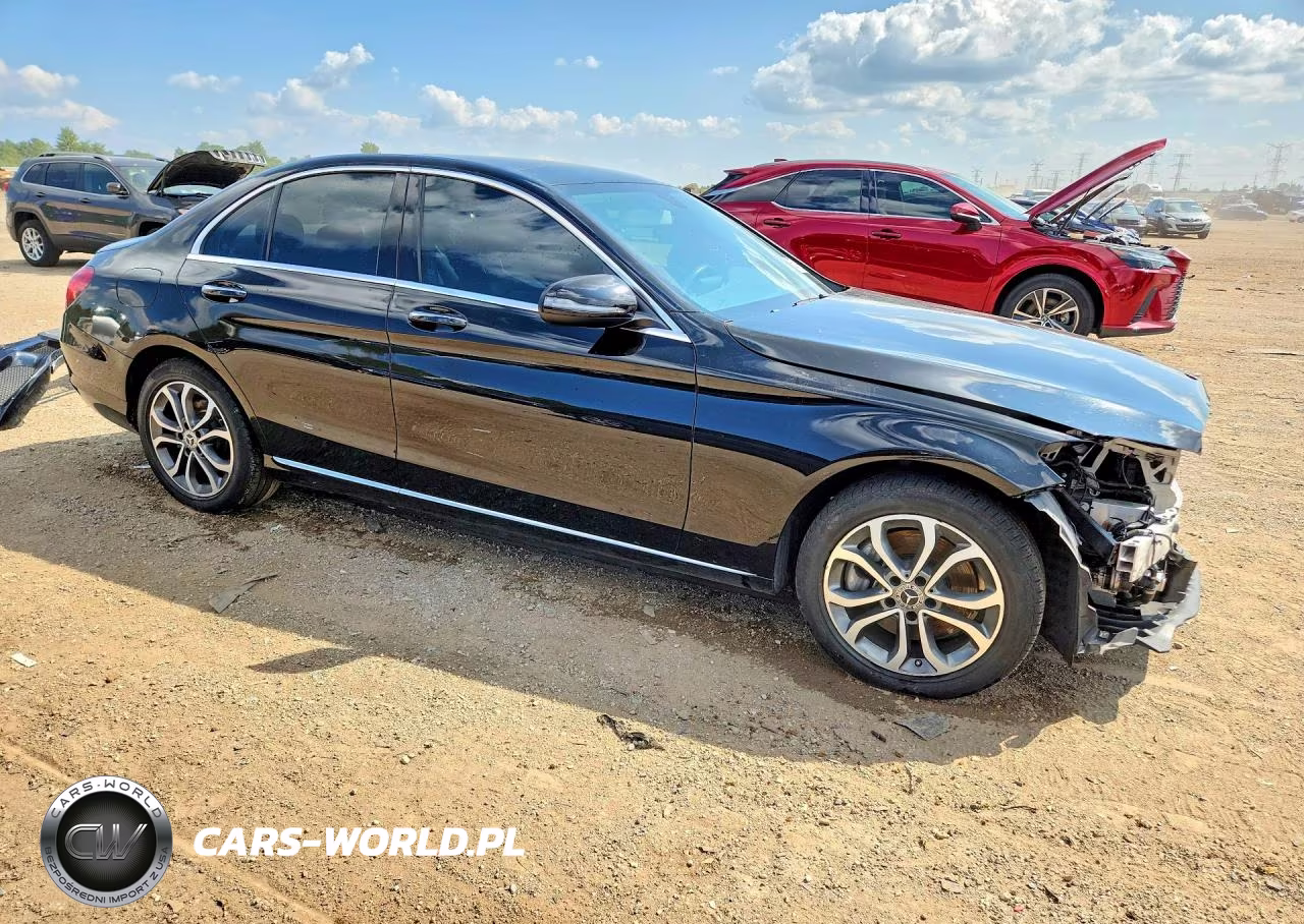 2017 Mercedes-Benz C 300 4Matic VIN:55SWF4KB5HU224939 - 4