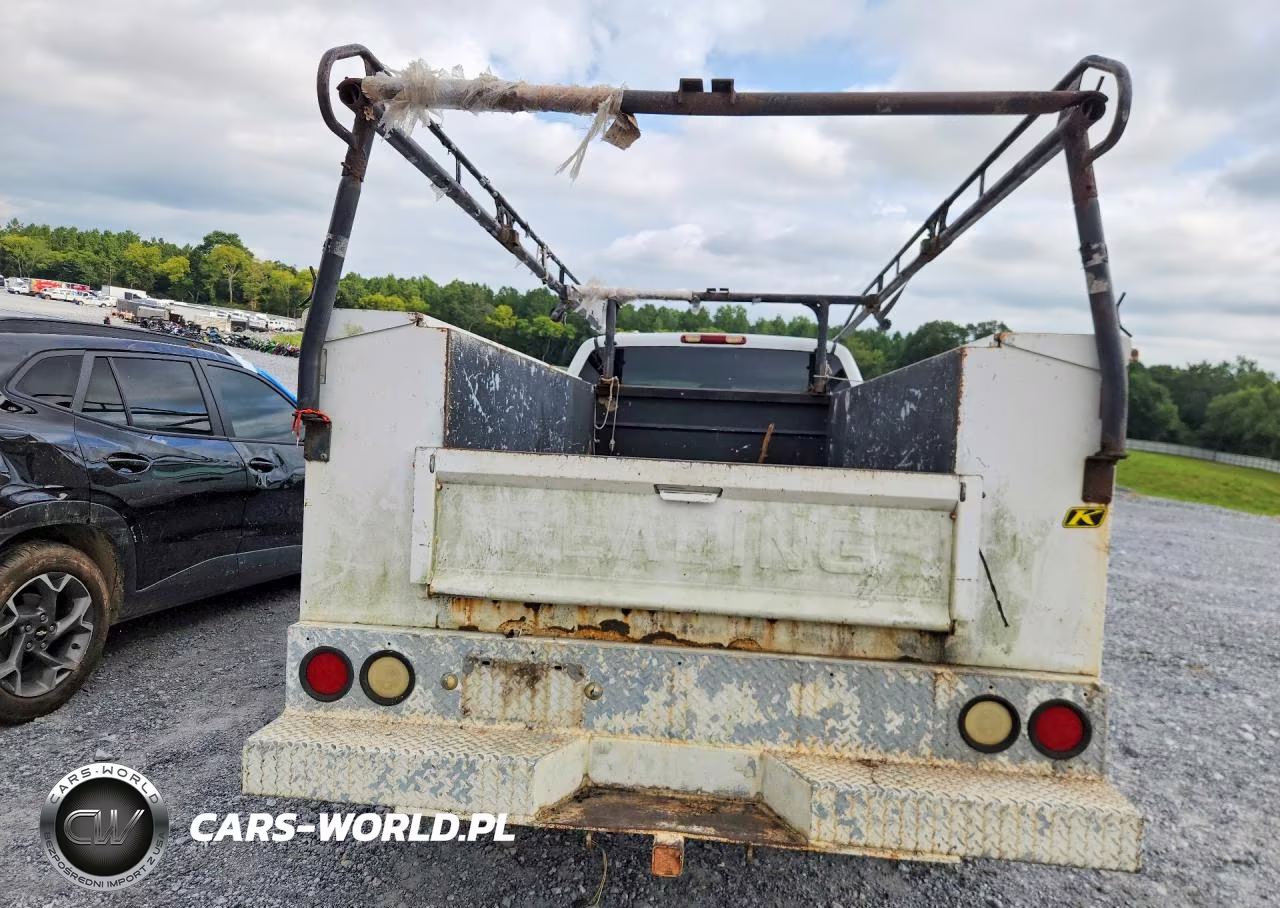 2003 Chevrolet Silverado C2500 Heavy Duty VIN:1GBHC29U83E258449 - 6