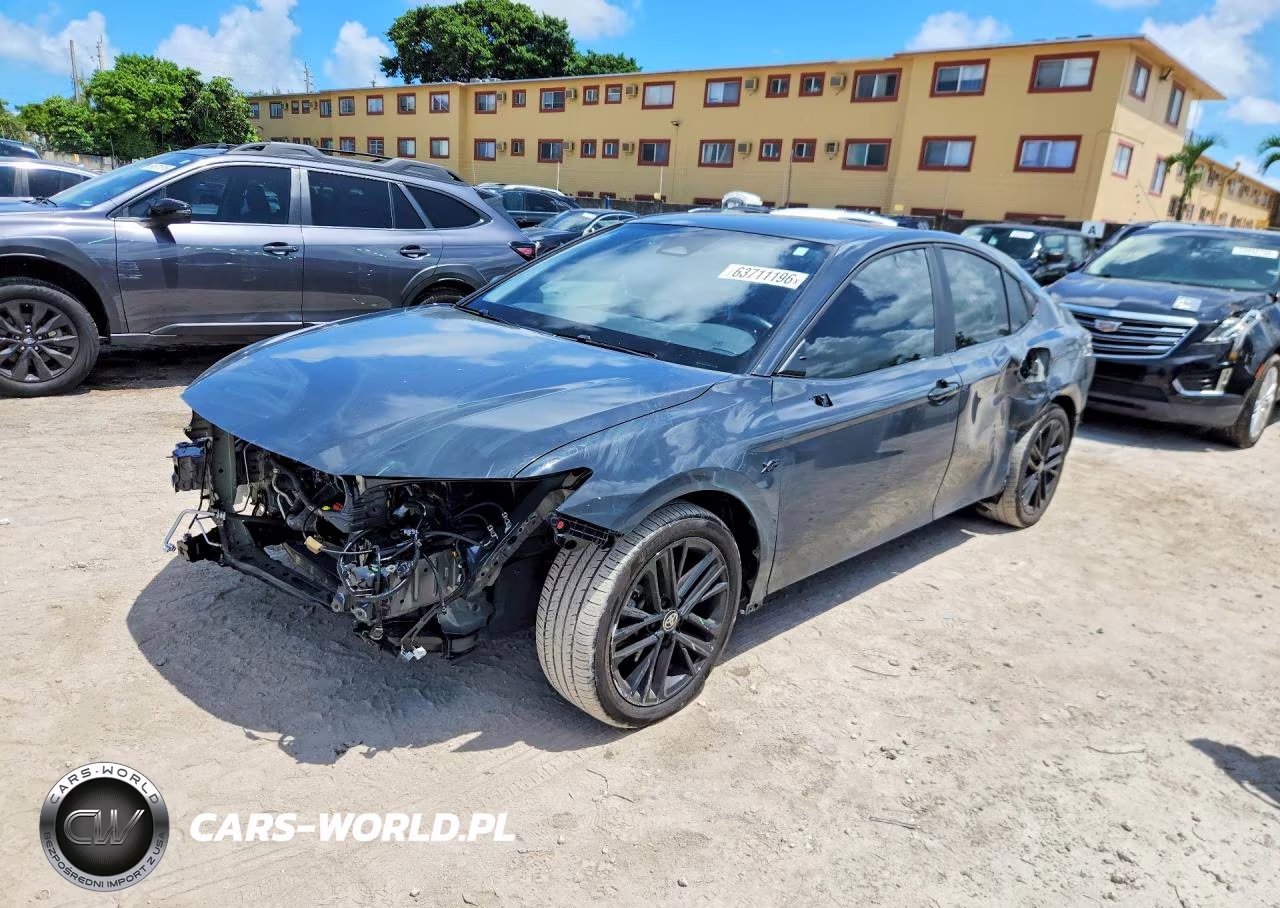 2025 Toyota Camry Se – zdjęcie 1 z 13