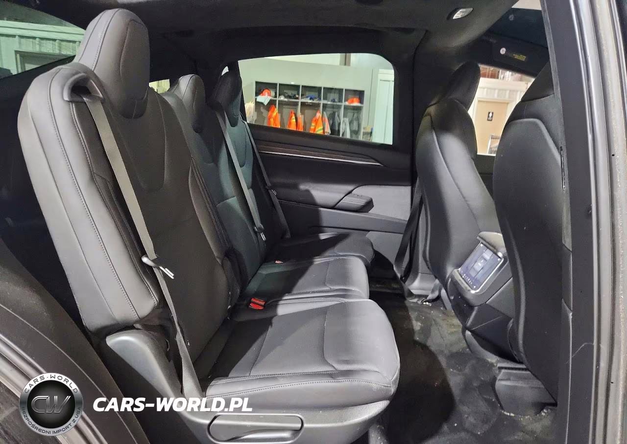 2024 Tesla Model X VIN:7SAXCDE59RF442083 - 10