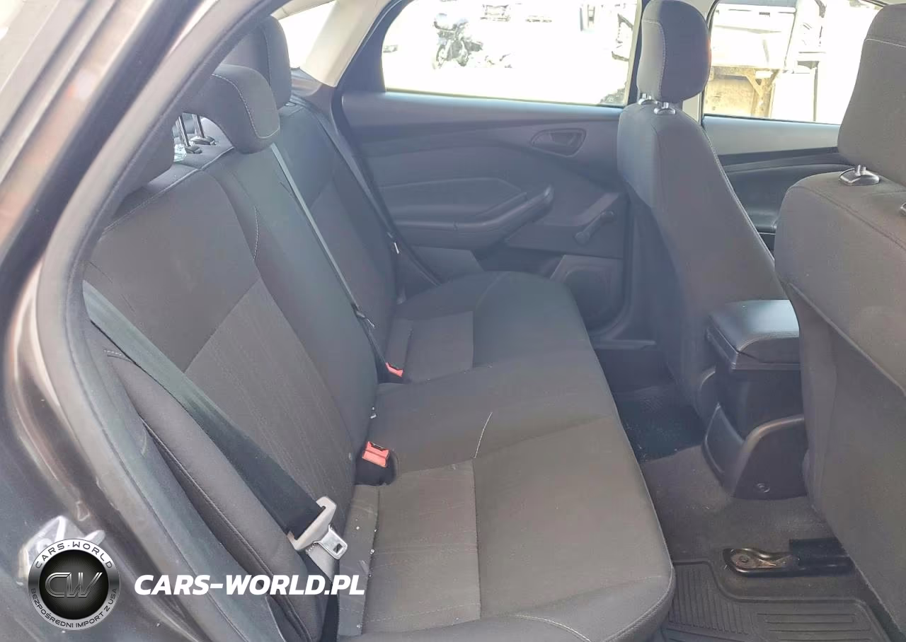2015 Ford Focus S VIN:1FADP3E2XFL255275 - 10