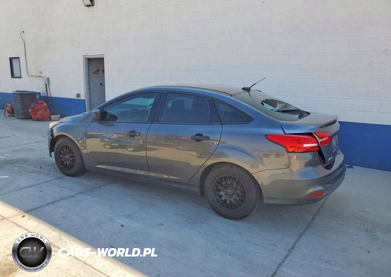 2015 Ford Focus S VIN:1FADP3E2XFL255275 - 2