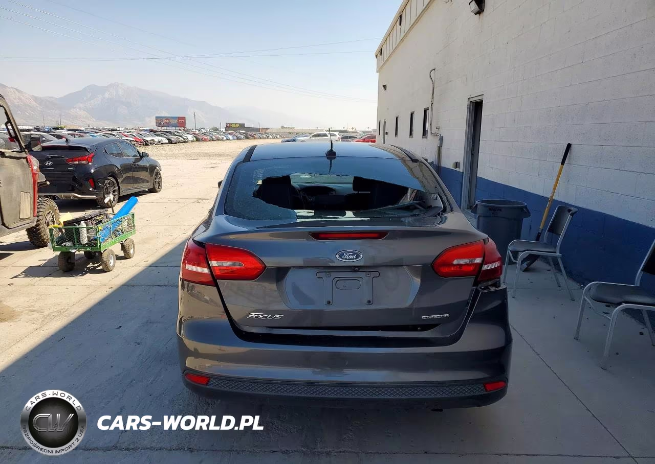 2015 Ford Focus S VIN:1FADP3E2XFL255275 - 6