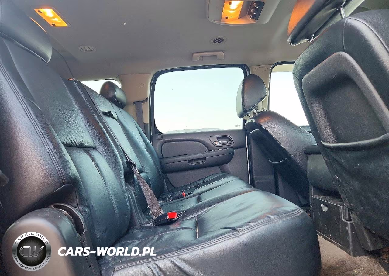2010 Chevrolet Suburban C1500 Ls VIN:1GNUCHE02AR229073 - 11