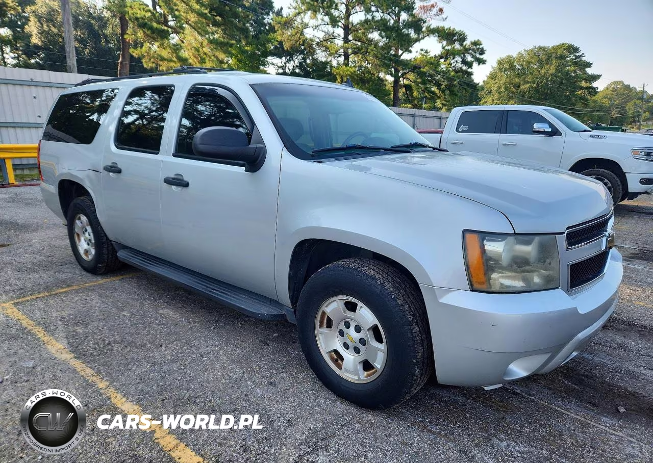 2010 Chevrolet Suburban C1500 Ls VIN:1GNUCHE02AR229073 - 4