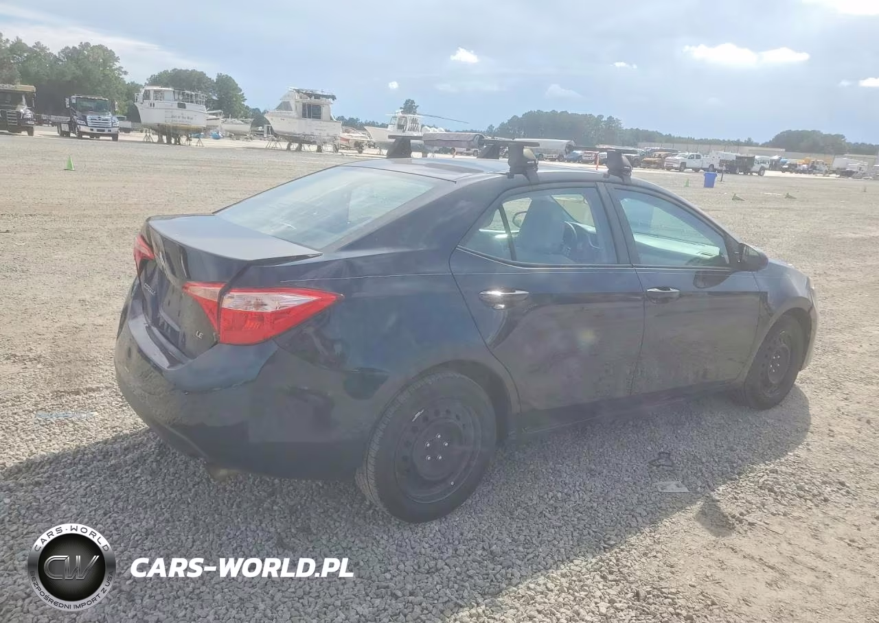 2018 Toyota Corolla Le VIN:2T1BURHE5JC073101 - 3