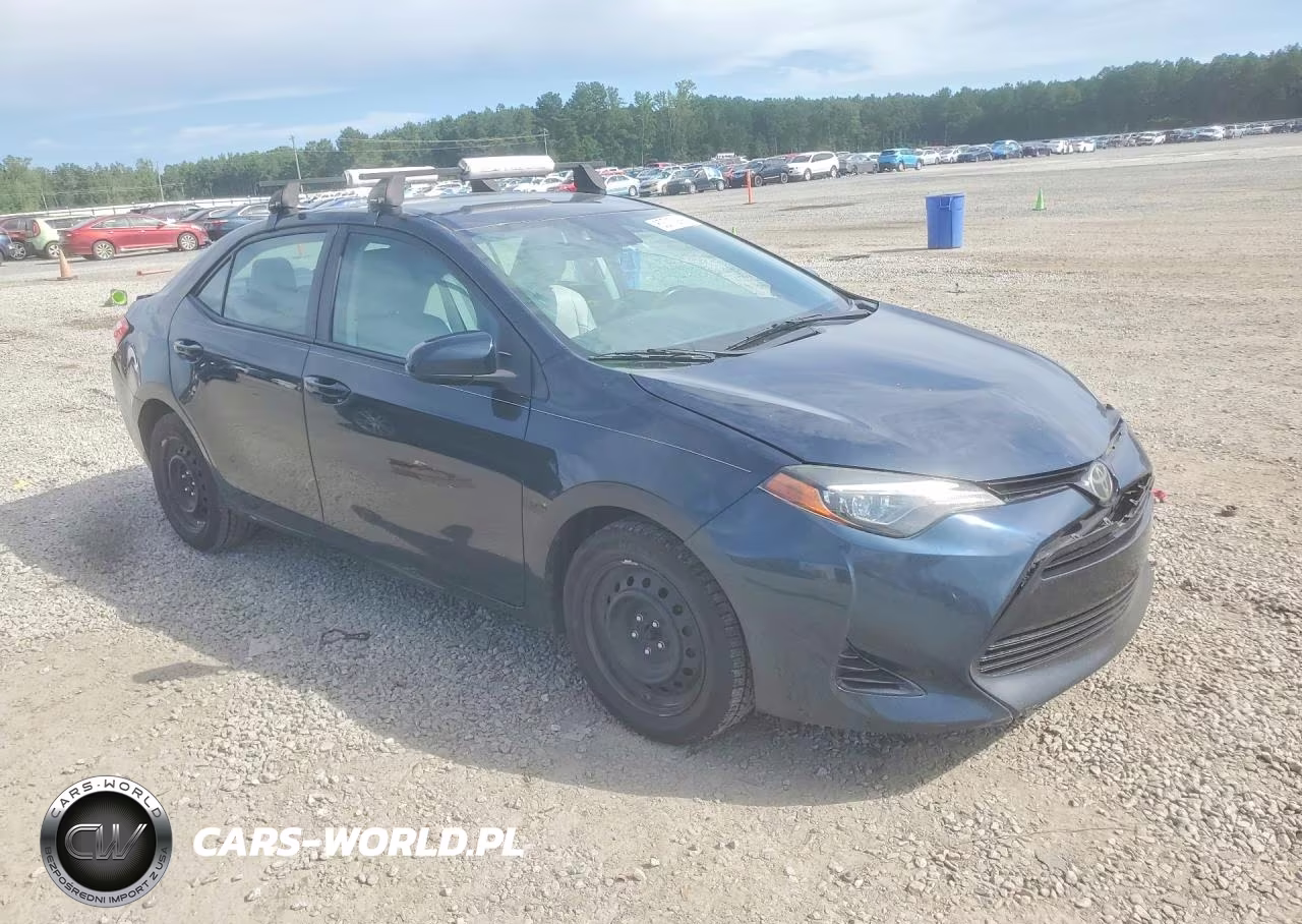 2018 Toyota Corolla Le VIN:2T1BURHE5JC073101 - 4