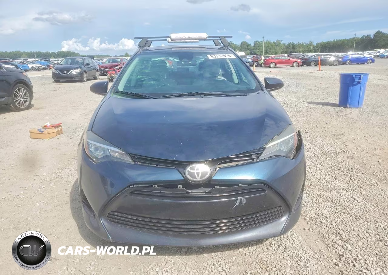 2018 Toyota Corolla Le VIN:2T1BURHE5JC073101 - 5