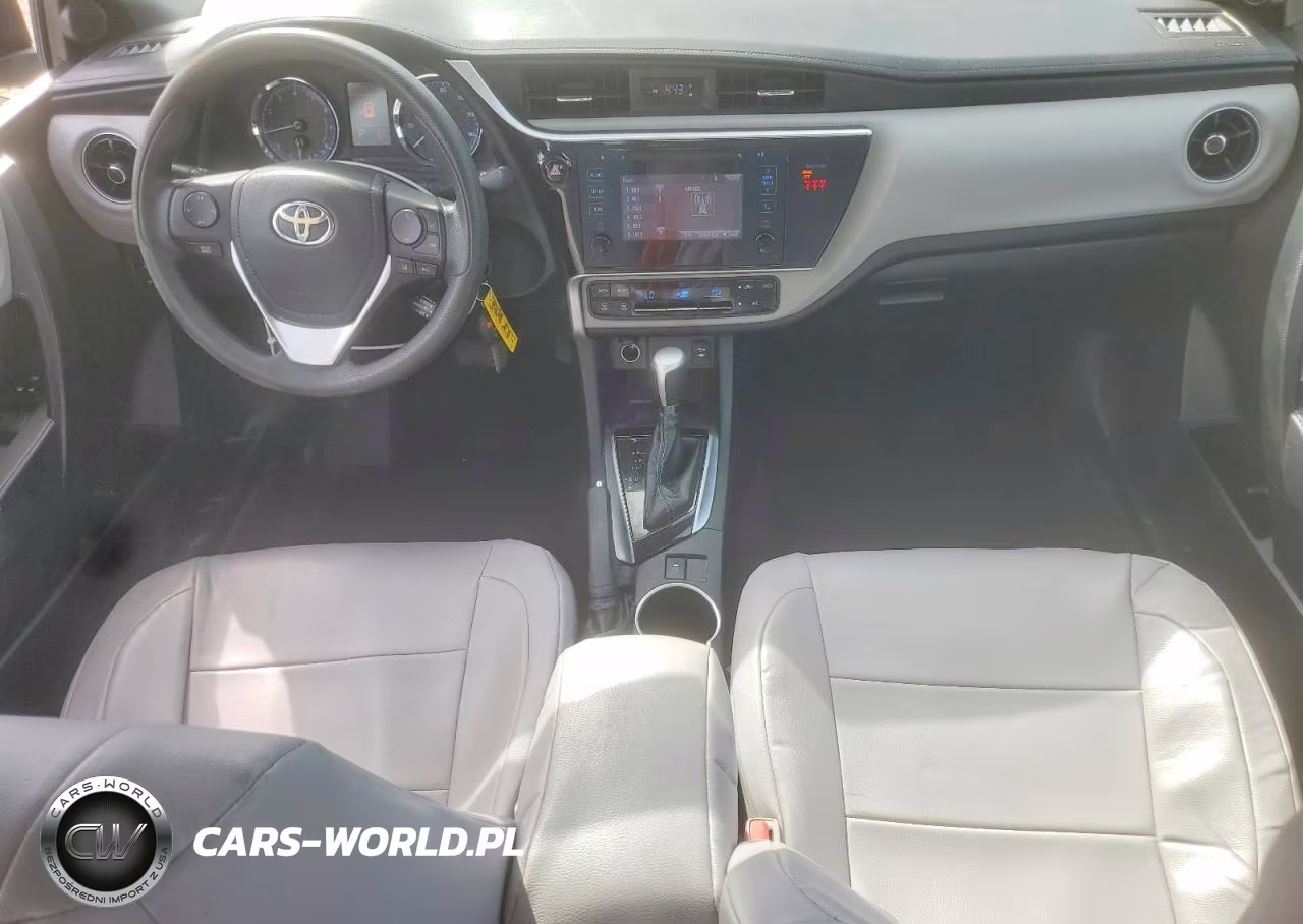 2018 Toyota Corolla Le VIN:2T1BURHE5JC073101 - 8