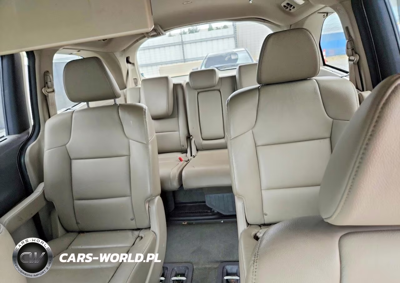 2016 Honda Odyssey Touring VIN:5FNRL5H98GB080139 - 10