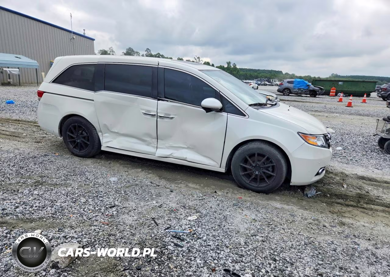 2016 Honda Odyssey Touring VIN:5FNRL5H98GB080139 - 4