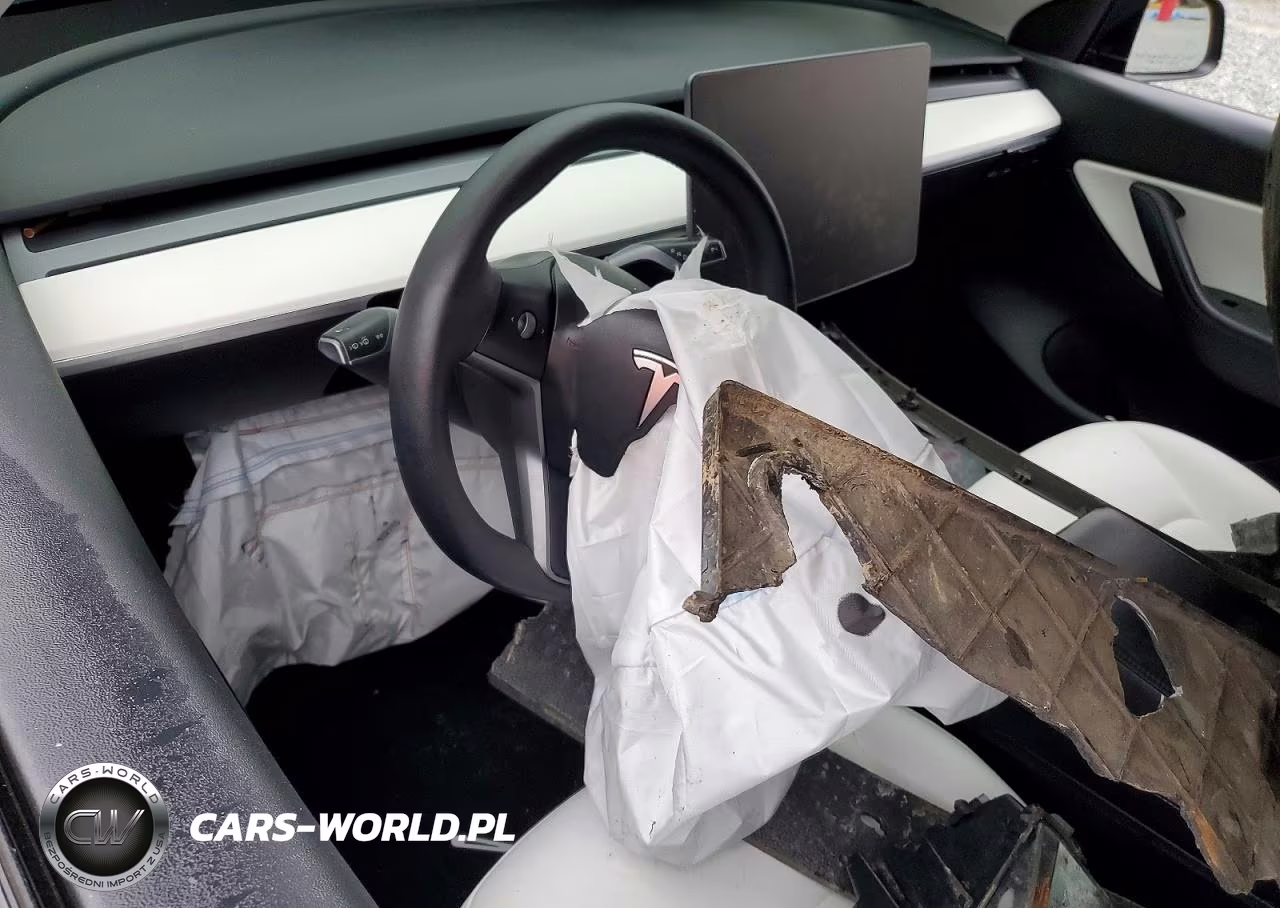 2021 Tesla Model Y VIN:5YJYGAEEXMF202263 - 8