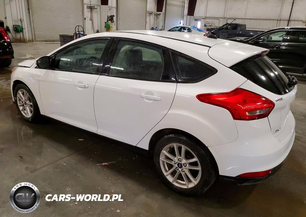 2017 Ford Focus Se VIN:1FADP3K27HL215212 - 2