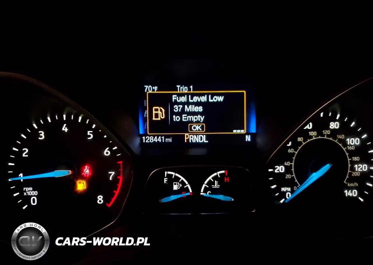 2017 Ford Focus Se VIN:1FADP3K27HL215212 - 9