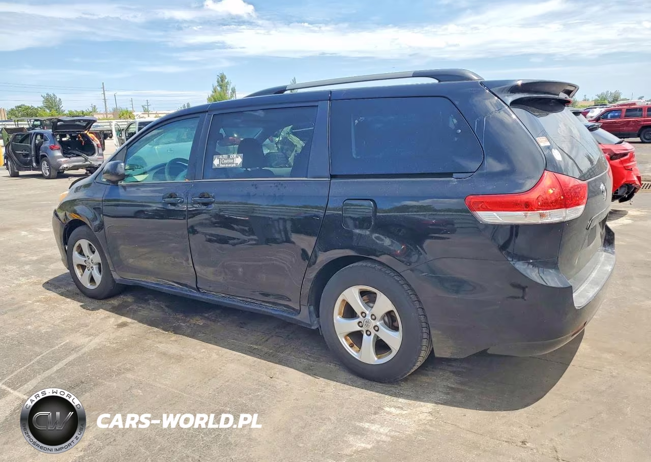 2014 Toyota Sienna Le VIN:5TDKK3DC3ES473999 - 2