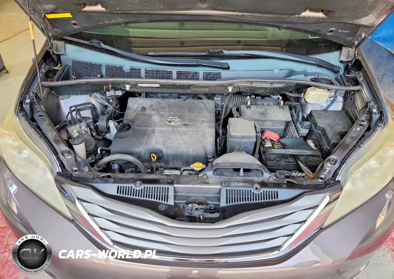 2011 Toyota Sienna Xle 8-Passenger VIN:5TDYK3DC8BS168925 - 12