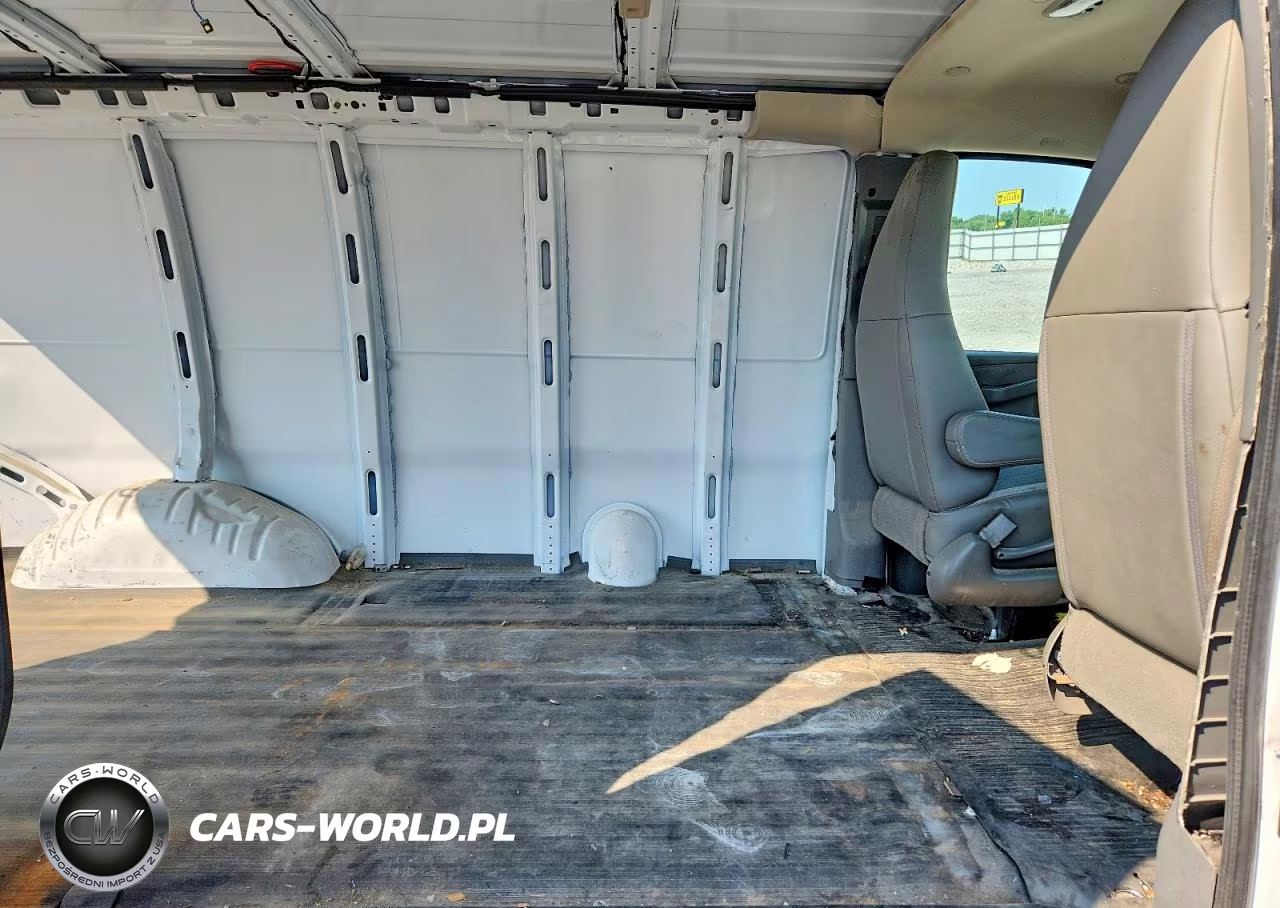2020 GMC Savana G2500 VIN:1GTW7AFG6L1192572 - 11