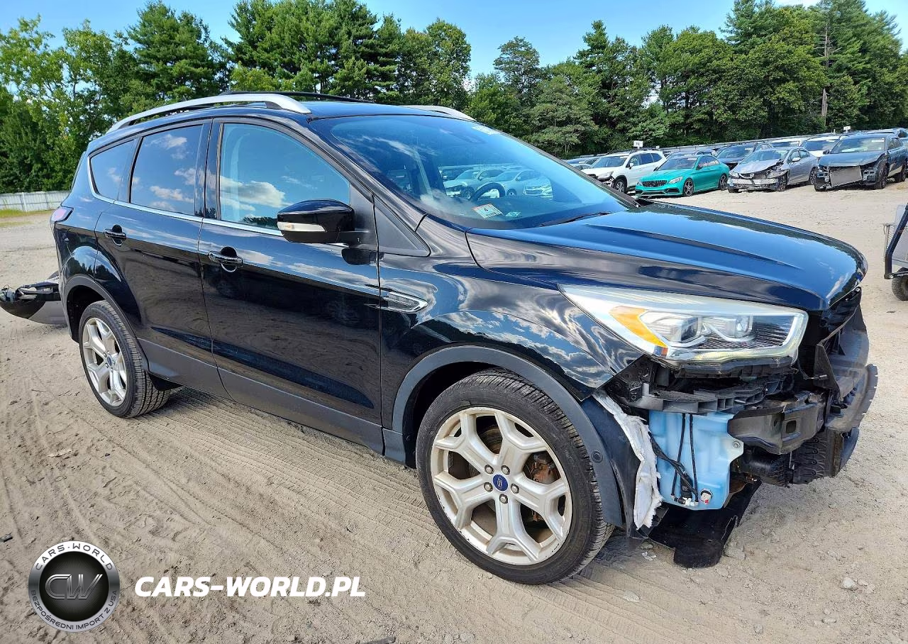 2018 Ford Escape Titanium VIN:1FMCU9J99JUA68466 - 4