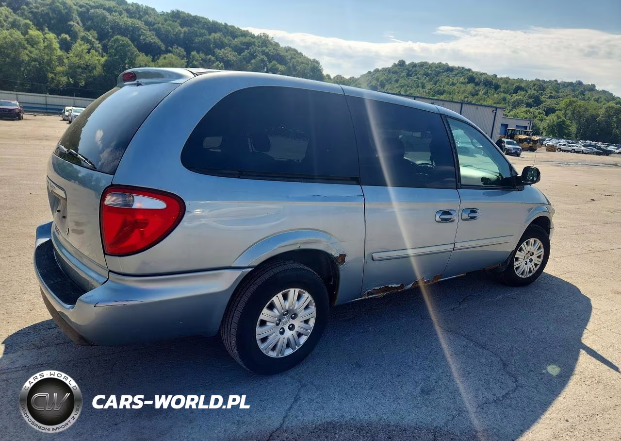 2006 Chrysler Town & Country Lx VIN:1A4GP44R16B568095 - 3