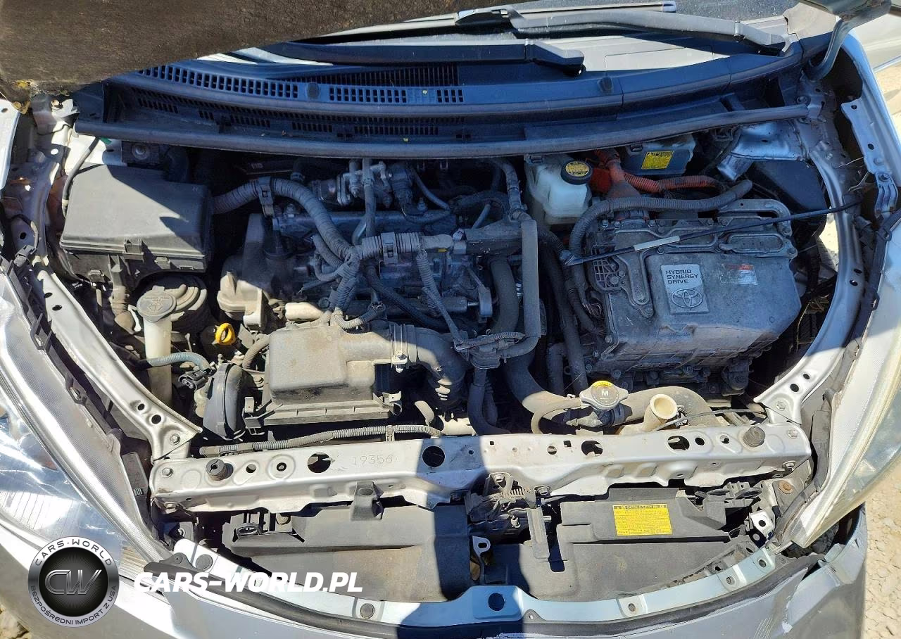 2012 Toyota Prius C Three VIN:JTDKDTB37C1002638 - 11