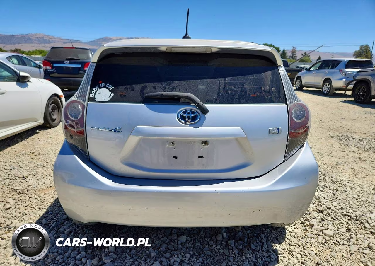 2012 Toyota Prius C Three VIN:JTDKDTB37C1002638 - 6