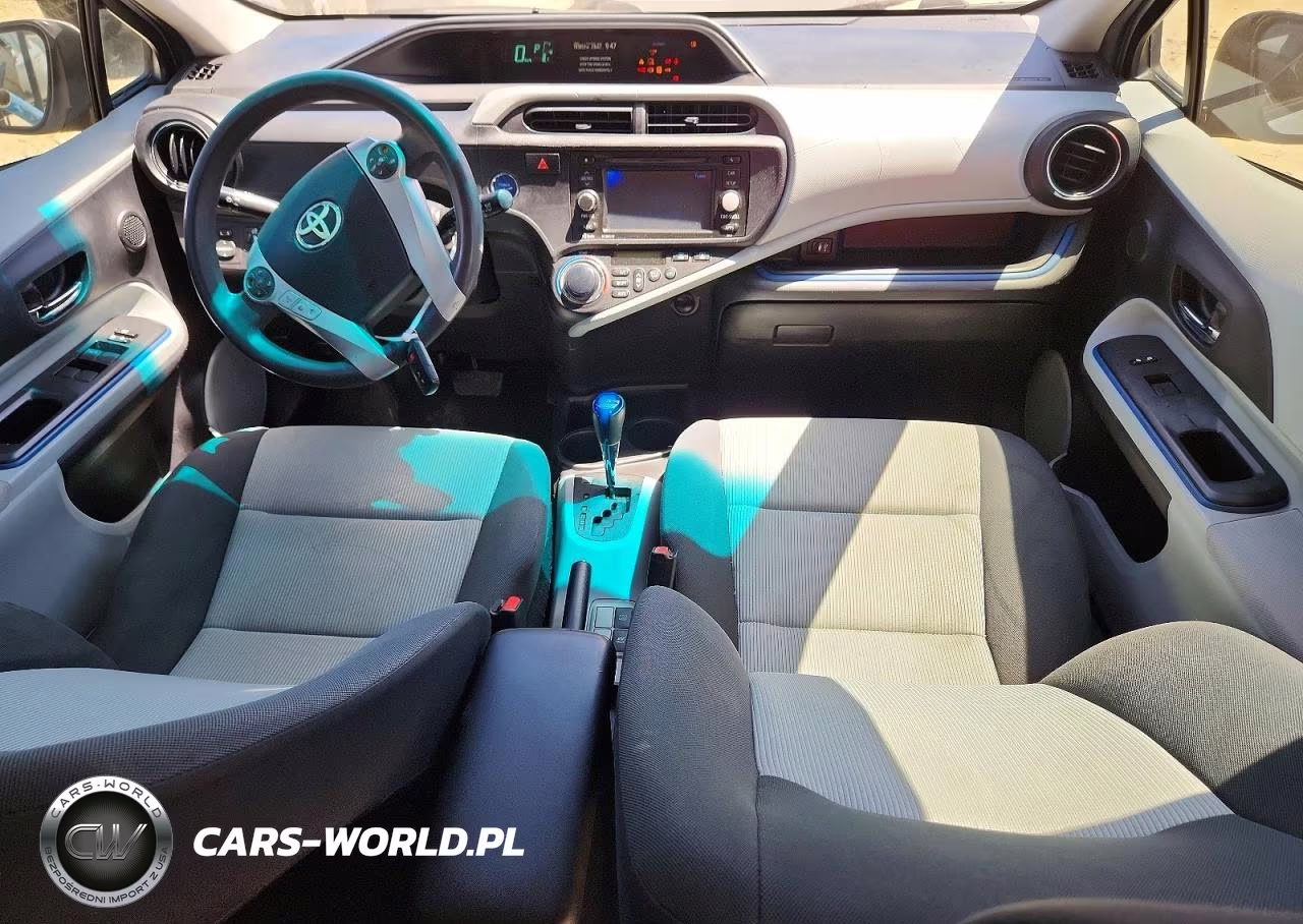 2012 Toyota Prius C Three VIN:JTDKDTB37C1002638 - 8