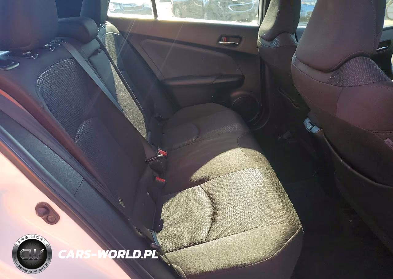 2021 Toyota Prius Le VIN:JTDKAMFU2M3140384 - 10