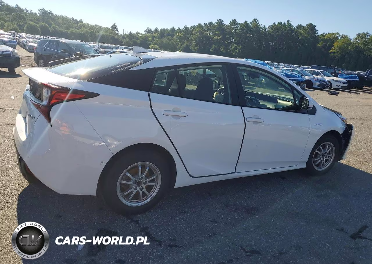 2021 Toyota Prius Le VIN:JTDKAMFU2M3140384 - 3