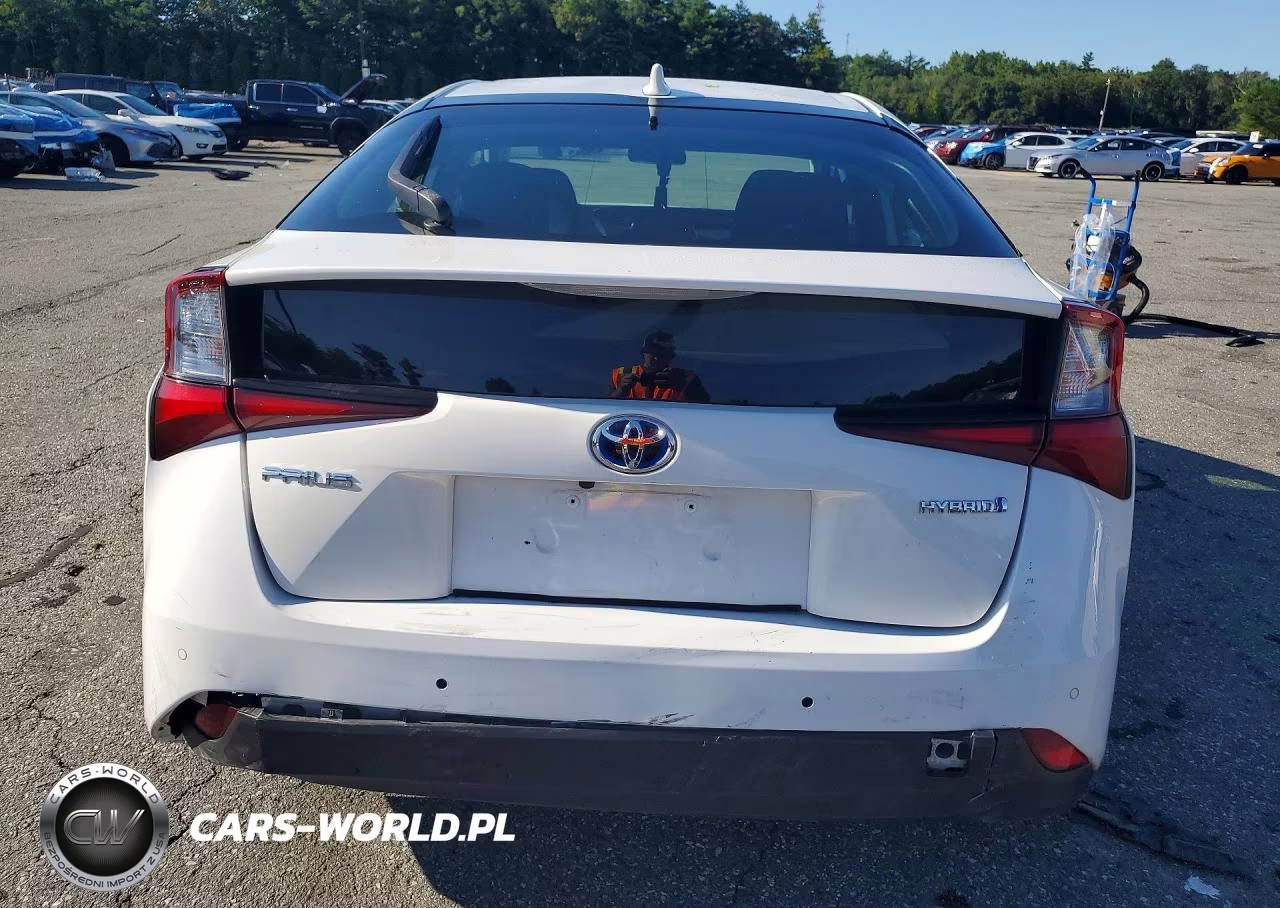 2021 Toyota Prius Le VIN:JTDKAMFU2M3140384 - 6
