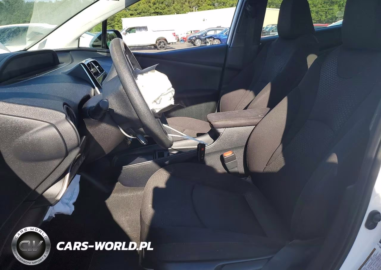 2021 Toyota Prius Le VIN:JTDKAMFU2M3140384 - 7