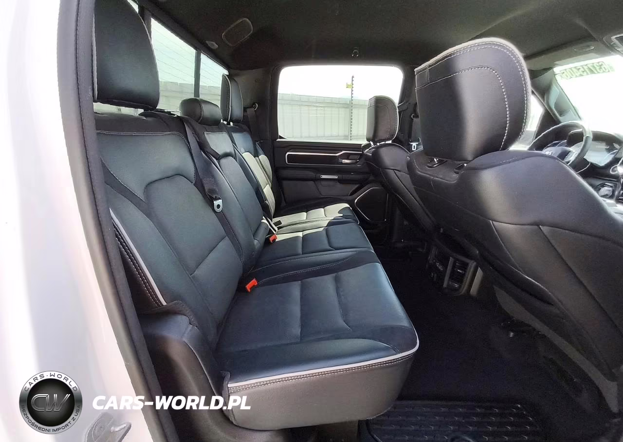 2025 Ram 1500 Laramie VIN:1C6SRFJP1SN603131 - 10
