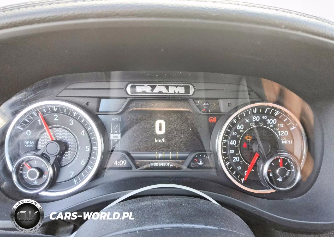 2025 Ram 1500 Laramie VIN:1C6SRFJP1SN603131 - 9