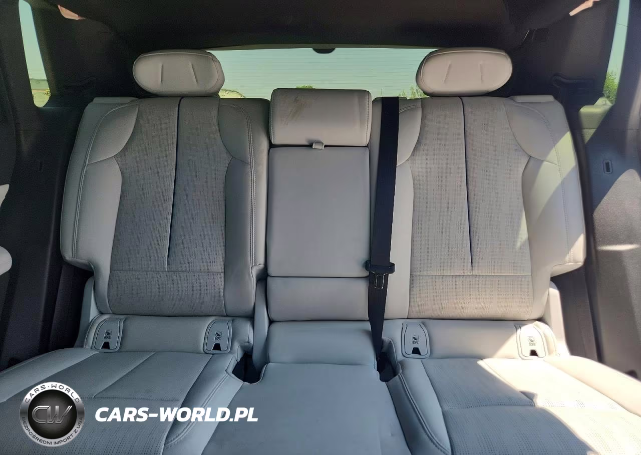 2024 Cadillac Lyriq Luxury VIN:1GYKPRRK5RZ141808 - 10