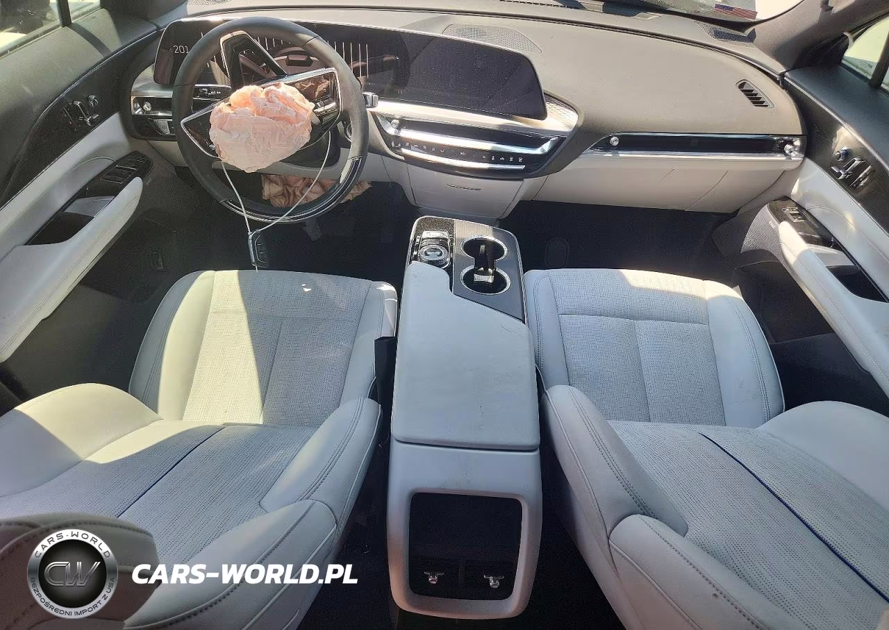 2024 Cadillac Lyriq Luxury VIN:1GYKPRRK5RZ141808 - 8