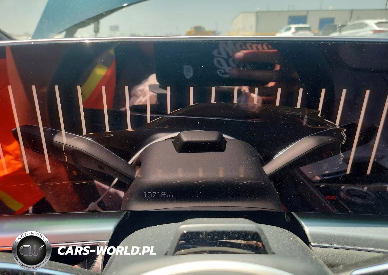 2024 Cadillac Lyriq Luxury VIN:1GYKPRRK5RZ141808 - 9