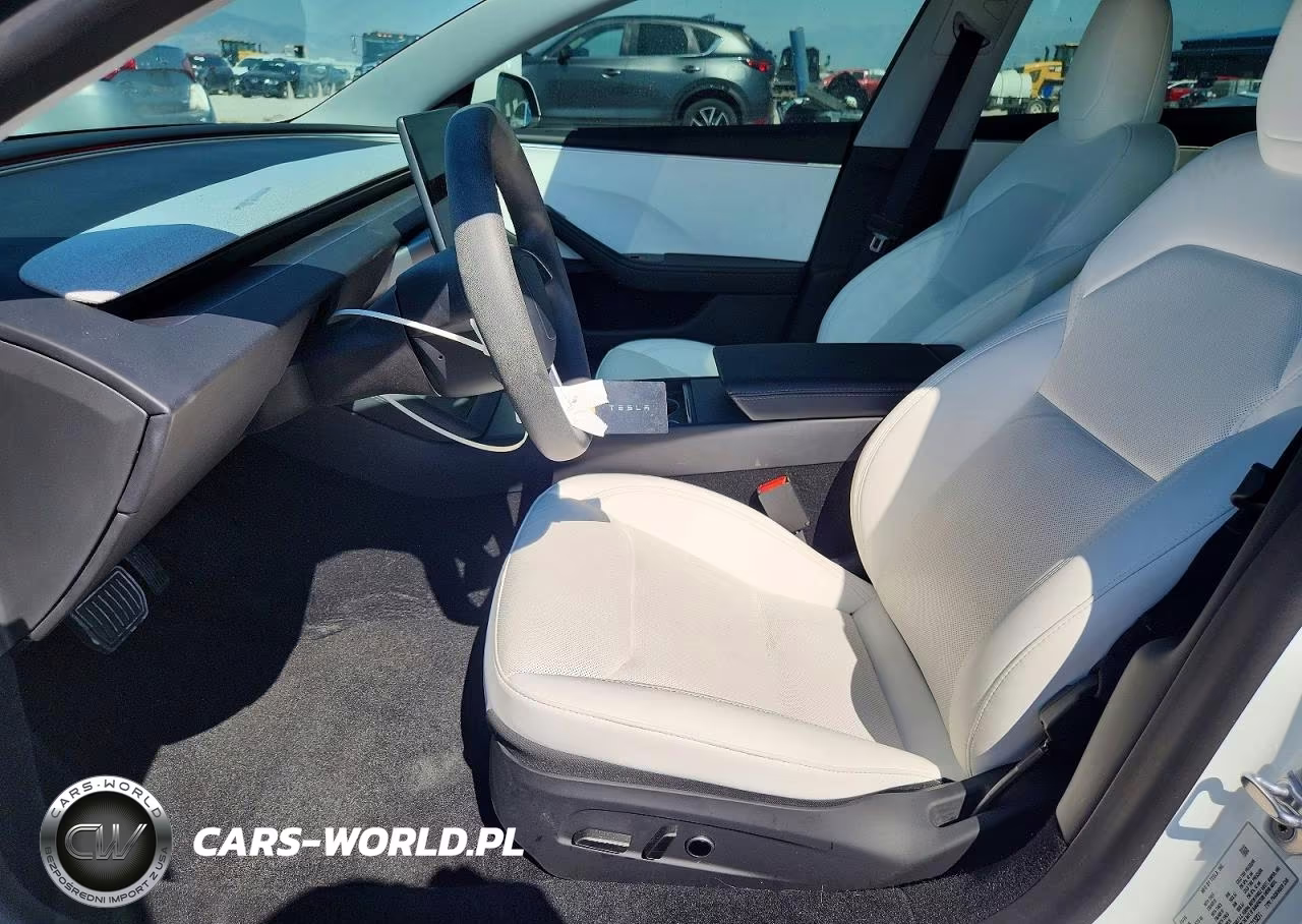 2025 Tesla Model 3 VIN:5YJ3E1EA2SF013231 - 7