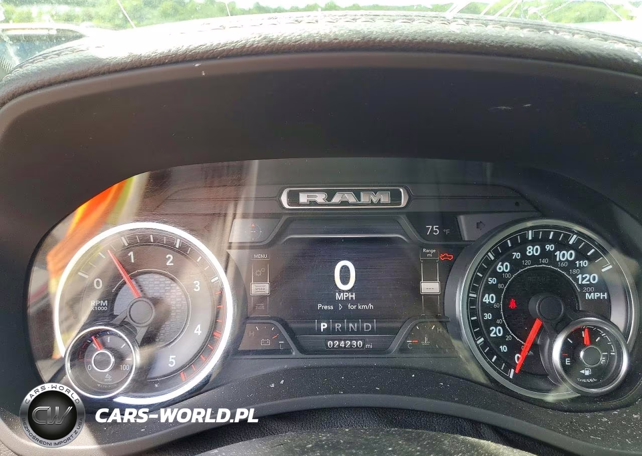 2019 Ram 2500 Laramie VIN:3C6UR5FL3KG611734 - 9